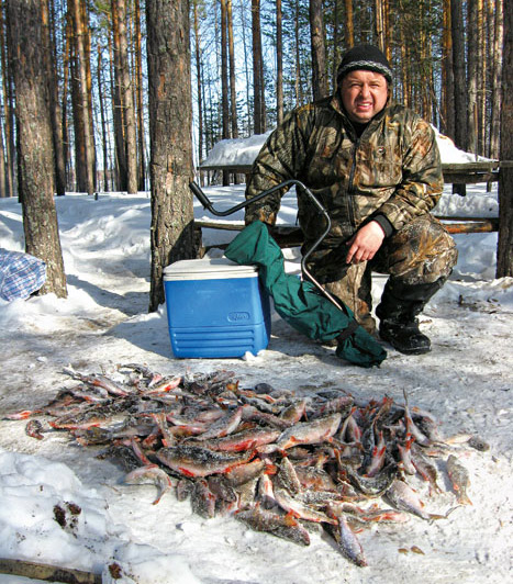 Сибирская рыбалка по первому льду